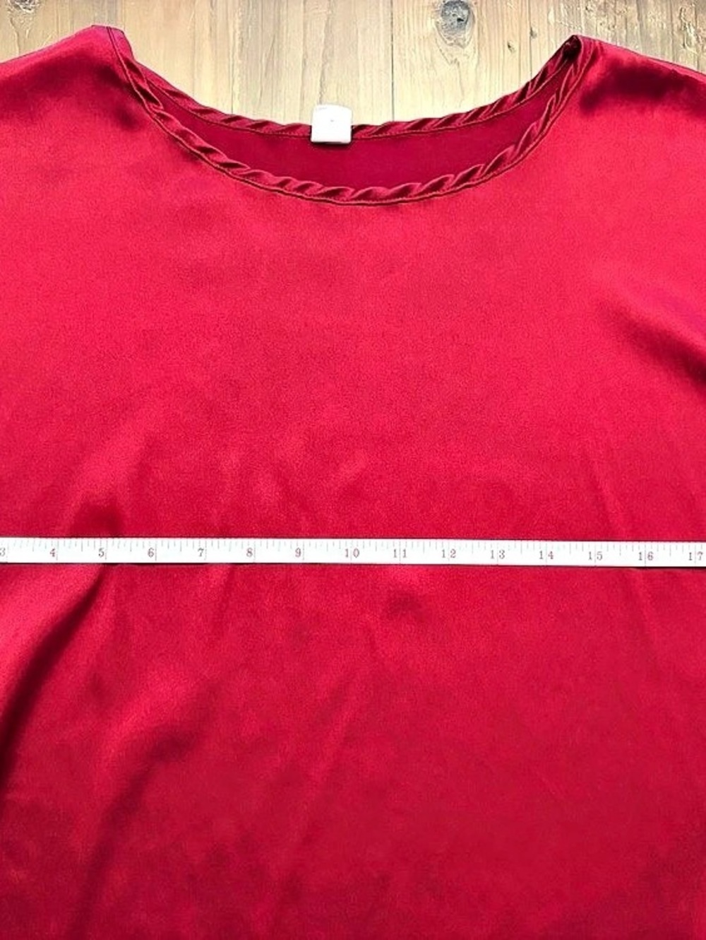 H&M Ruby Red Satin Cuffed Dolman Cap Sleeve Blouse Top M EUC - Picture 3 of 6